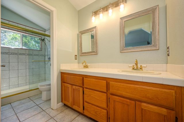 5722 Silverleaf Dr, Foresthill, CA 95631