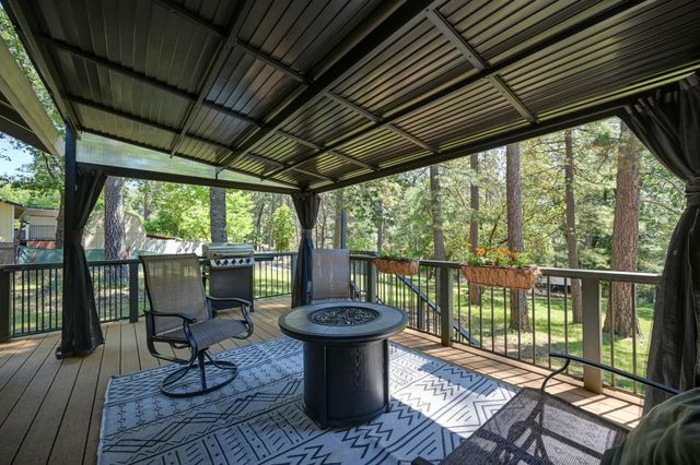 5722 Silverleaf Dr, Foresthill, CA 95631