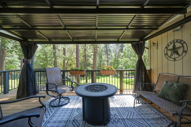 5722 Silverleaf Dr, Foresthill, CA 95631