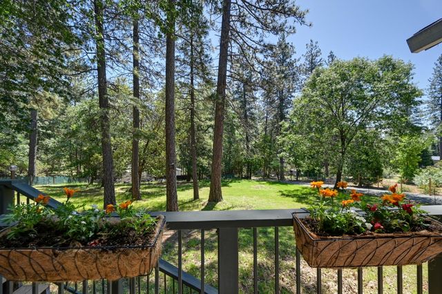 5722 Silverleaf Dr, Foresthill, CA 95631