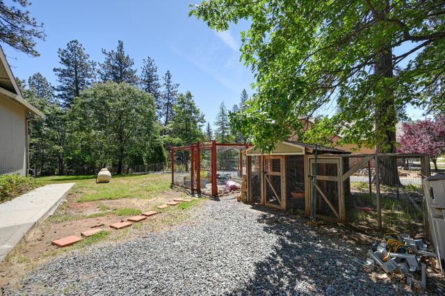 5722 Silverleaf Dr, Foresthill, CA 95631