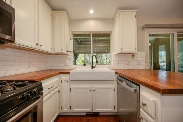 5722 Silverleaf Dr, Foresthill, CA 95631