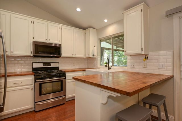 5722 Silverleaf Dr, Foresthill, CA 95631