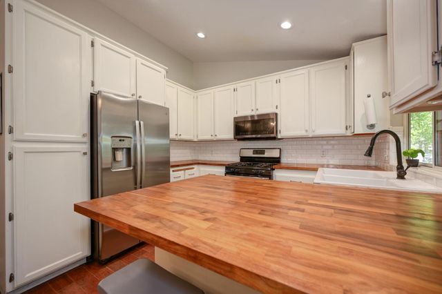 5722 Silverleaf Dr, Foresthill, CA 95631