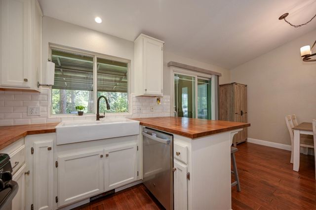 5722 Silverleaf Dr, Foresthill, CA 95631
