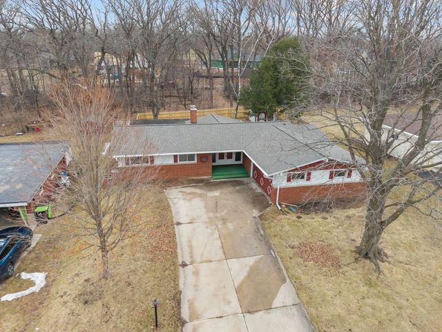 422 Eaton Street, Green Lake, WI 54941