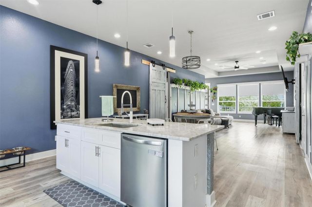 613 Oakdale Street, Shoreacres, TX 77571