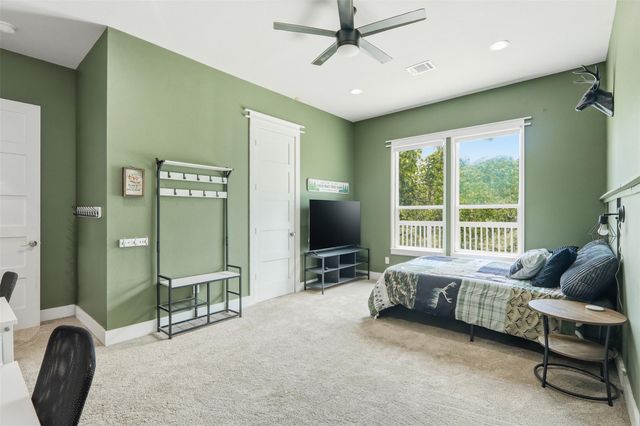 613 Oakdale Street, Shoreacres, TX 77571