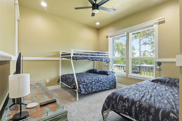 613 Oakdale Street, Shoreacres, TX 77571