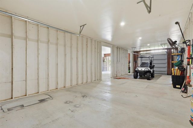 613 Oakdale Street, Shoreacres, TX 77571