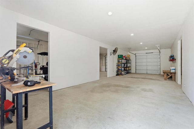 613 Oakdale Street, Shoreacres, TX 77571