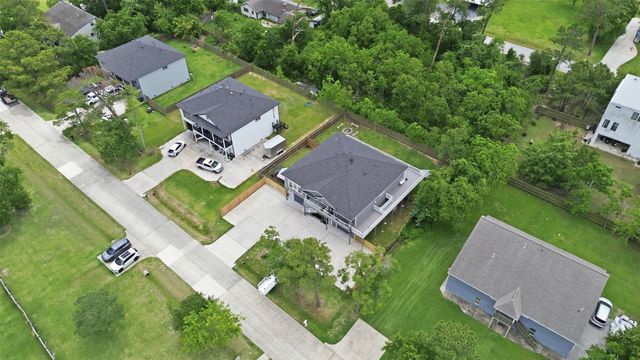 613 Oakdale Street, Shoreacres, TX 77571