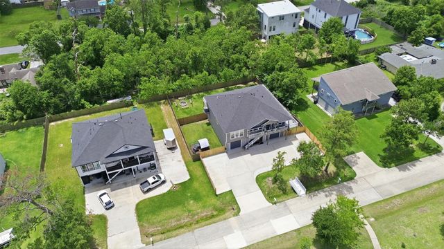 613 Oakdale Street, Shoreacres, TX 77571