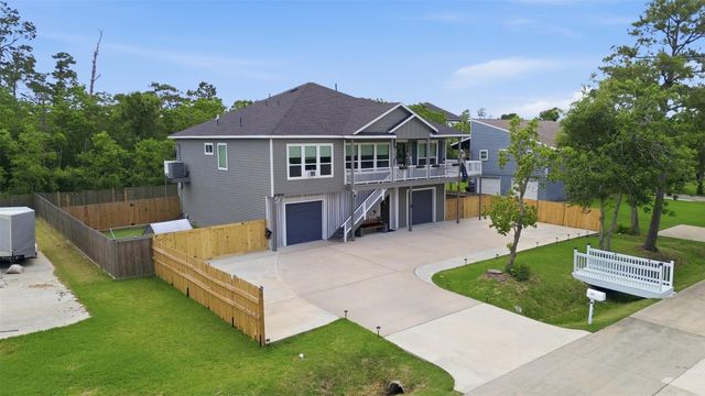 613 Oakdale Street, Shoreacres, TX 77571