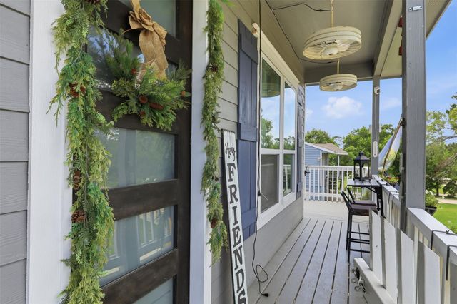 613 Oakdale Street, Shoreacres, TX 77571