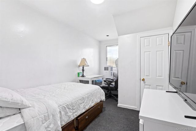 336 Scranton Avenue, Lynbrook, NY 11563