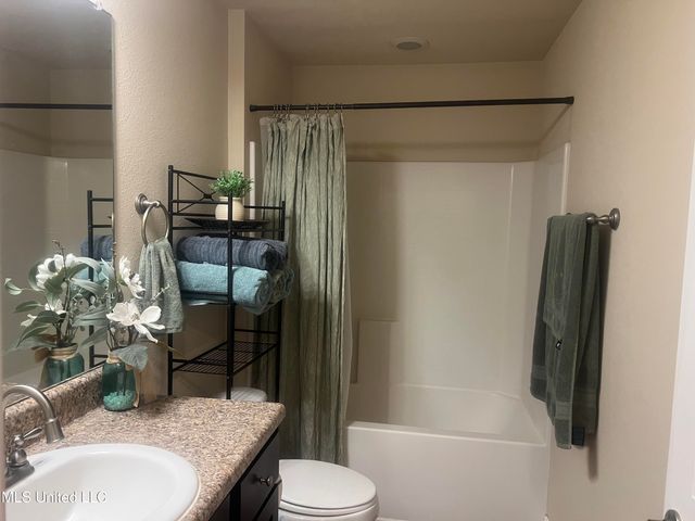 16487 Crestwood Court, Gulfport, MS 39503