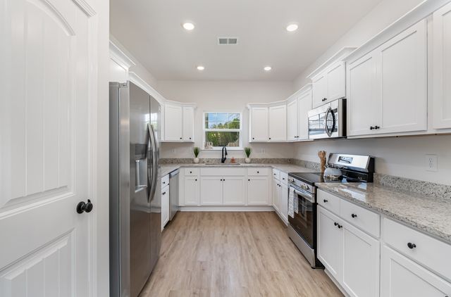 204 Hannah Lee Hill Rd, La Vergne, TN 37086