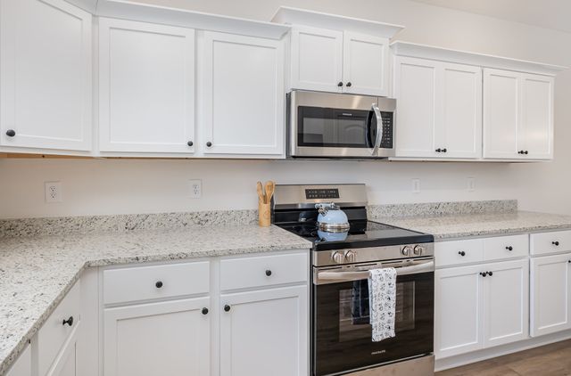 204 Hannah Lee Hill Rd, La Vergne, TN 37086