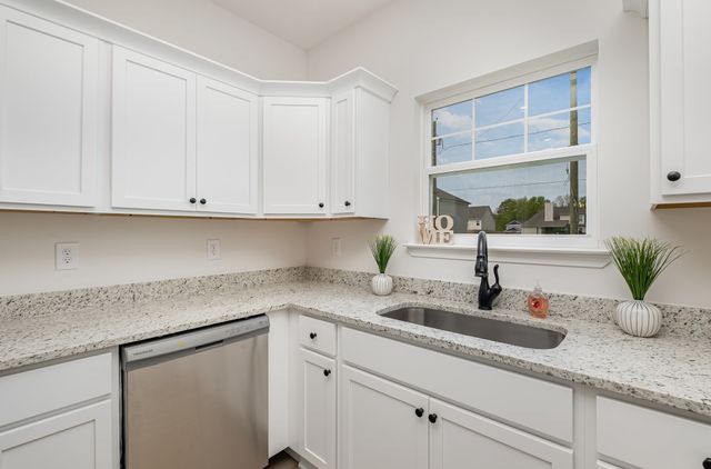 204 Hannah Lee Hill Rd, La Vergne, TN 37086