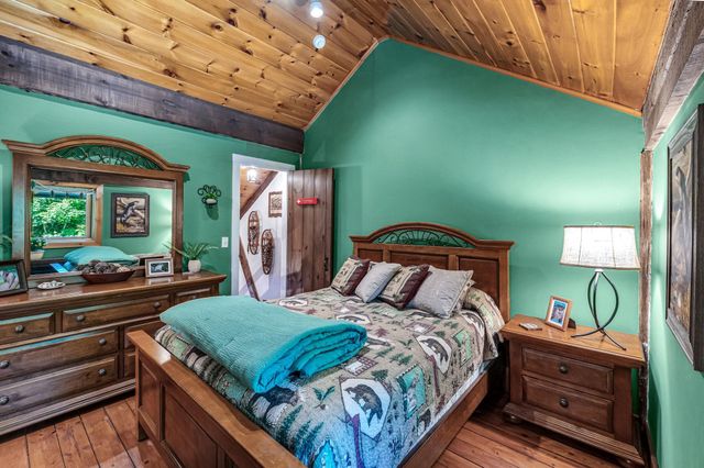 66 Somerset Road, Searsburg, VT 05363