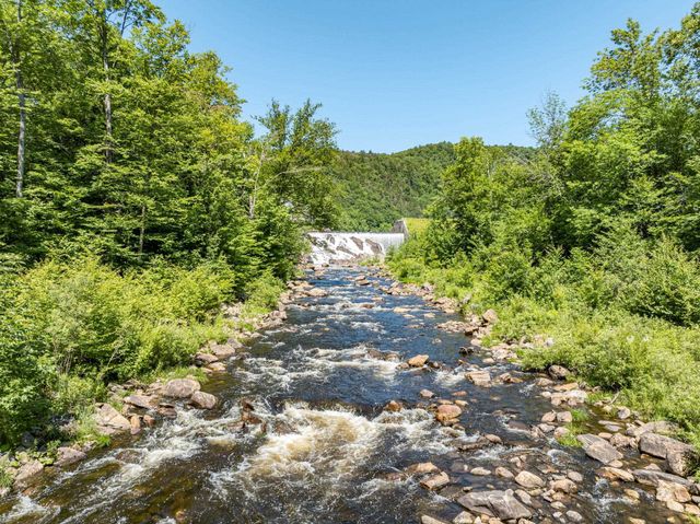 66 Somerset Road, Searsburg, VT 05363