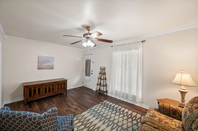 729 SW Sunnybrook Drive, Burleson, TX 76028