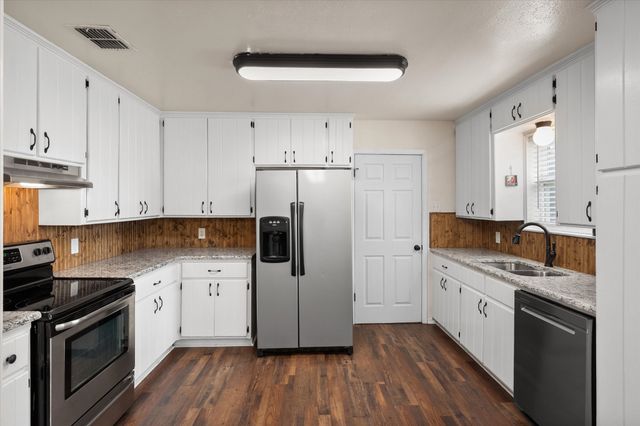 729 SW Sunnybrook Drive, Burleson, TX 76028