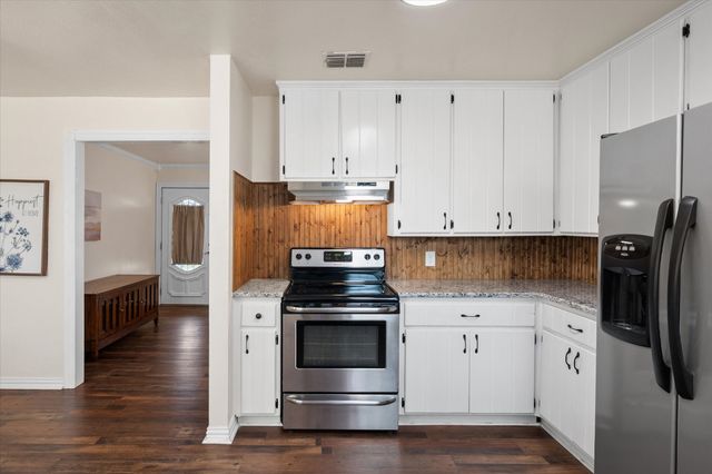 729 SW Sunnybrook Drive, Burleson, TX 76028