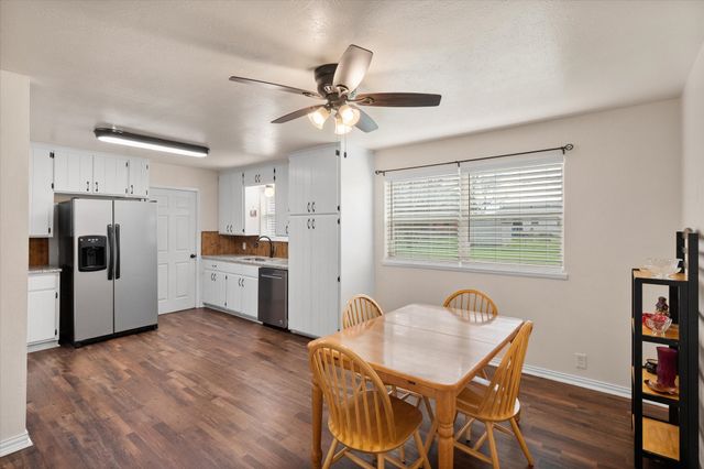 729 SW Sunnybrook Drive, Burleson, TX 76028