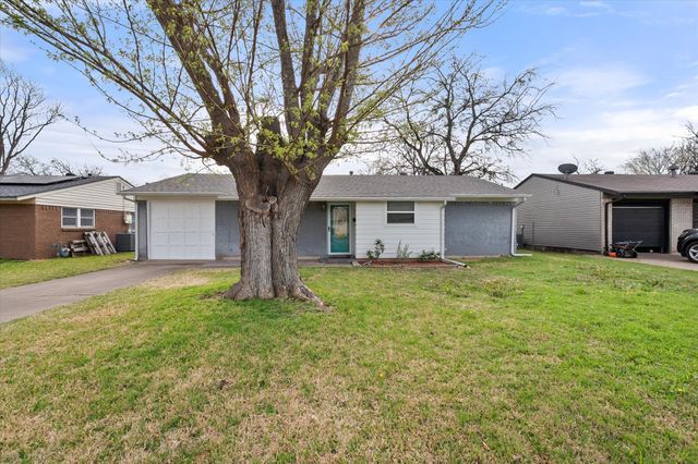 729 SW Sunnybrook Drive, Burleson, TX 76028