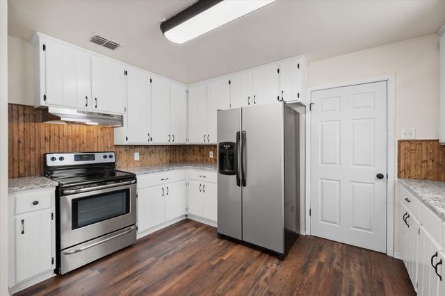 729 SW Sunnybrook Drive, Burleson, TX 76028