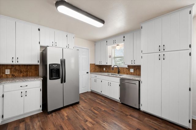 729 SW Sunnybrook Drive, Burleson, TX 76028