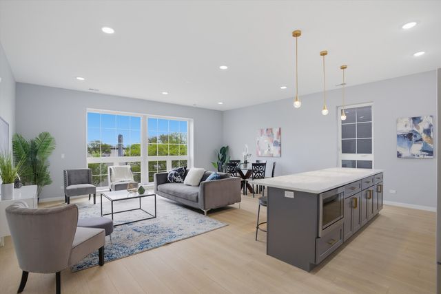 5830 N Lincoln Avenue 3S, Chicago, IL 60659