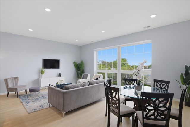 5830 N Lincoln Avenue 3S, Chicago, IL 60659