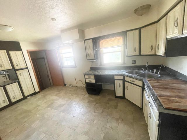 2976 Evelyn Street, Portage, IN 46368