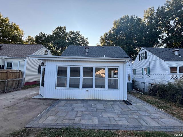 2052 N 20TH Street, Springfield, IL 62702