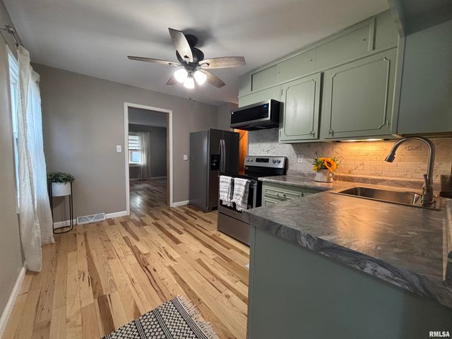 2052 N 20TH Street, Springfield, IL 62702