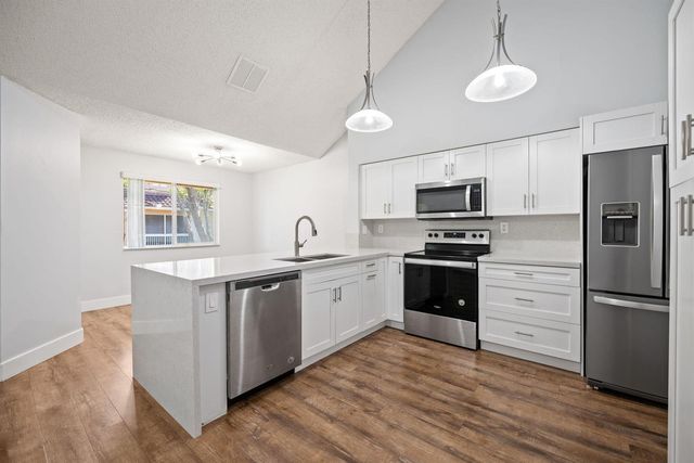 832 NW 92nd Avenue, Plantation, FL 33324