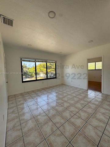 350 Madeira Ave 4, Coral Gables, FL 33134