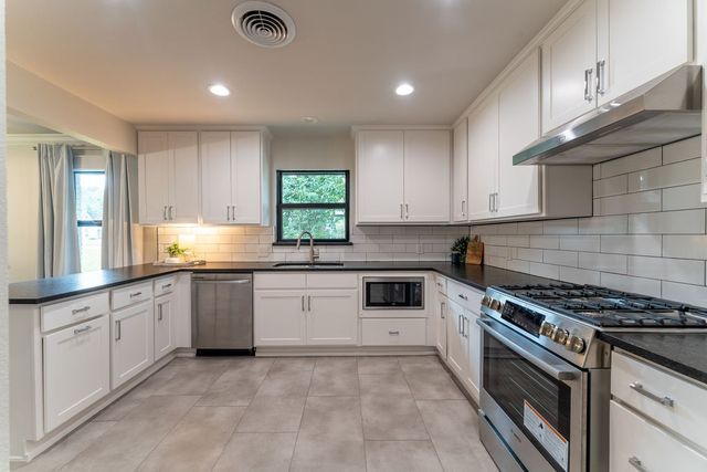 203 Walnut Street, Terrell, TX 75160