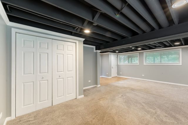 7615 Walnut Avenue, Woodridge, IL 60517