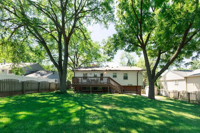 7615 Walnut Avenue, Woodridge, IL 60517