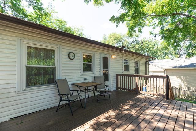 7615 Walnut Avenue, Woodridge, IL 60517