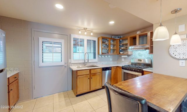 138 S La Canada Dr Unit C, Green Valley, AZ 85614