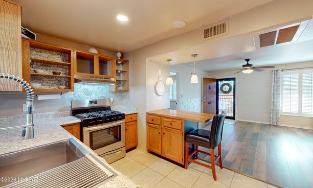 138 S La Canada Dr Unit C, Green Valley, AZ 85614