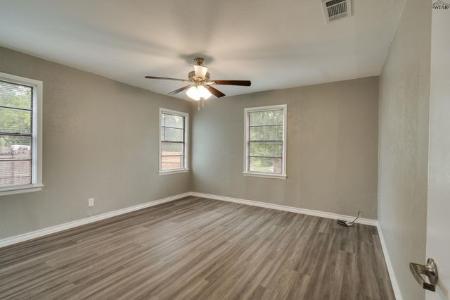 2405 SANTA FE STREET, Wichita Falls, TX 76309