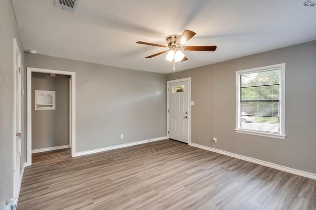 2405 SANTA FE STREET, Wichita Falls, TX 76309