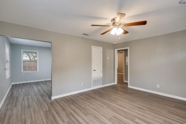 2405 SANTA FE STREET, Wichita Falls, TX 76309