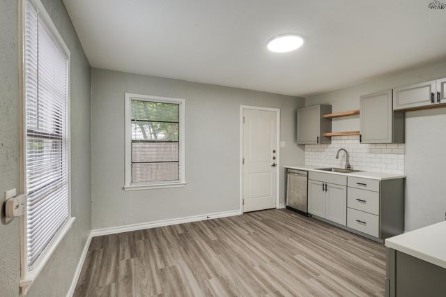 2405 SANTA FE STREET, Wichita Falls, TX 76309